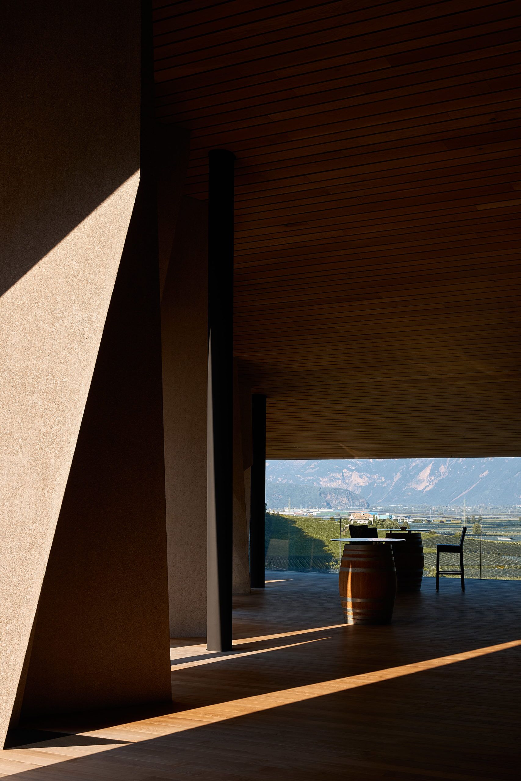 帮助酒香走出酒巷的酒庄建筑