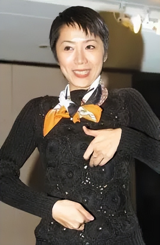 熬了7年终于挤走原配,嫁入豪门3年发病而亡,徐华凤的悲催人生