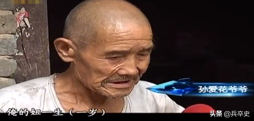 2010年，河南18岁少女“工地”搬水泥赚学费，家里穷的盐都买不起