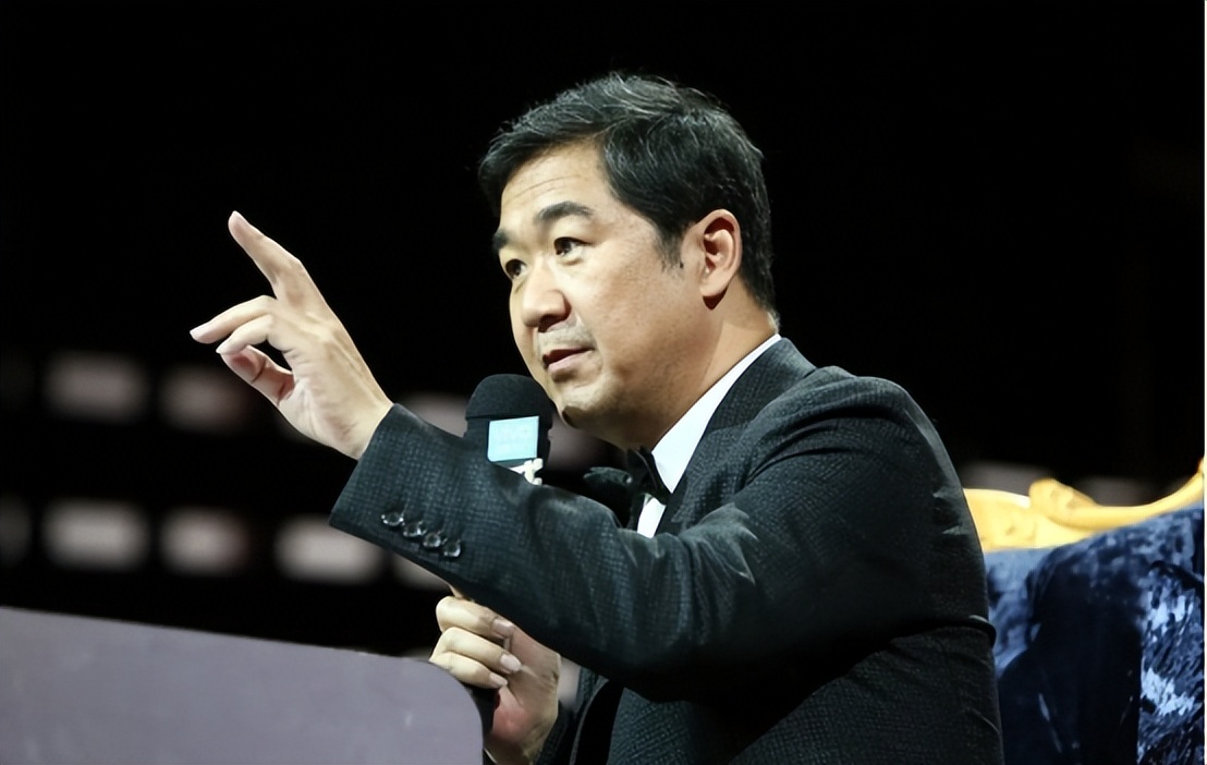 张国立为什么要离开罗秀春，转而对宜妃邓婕钟爱一生？