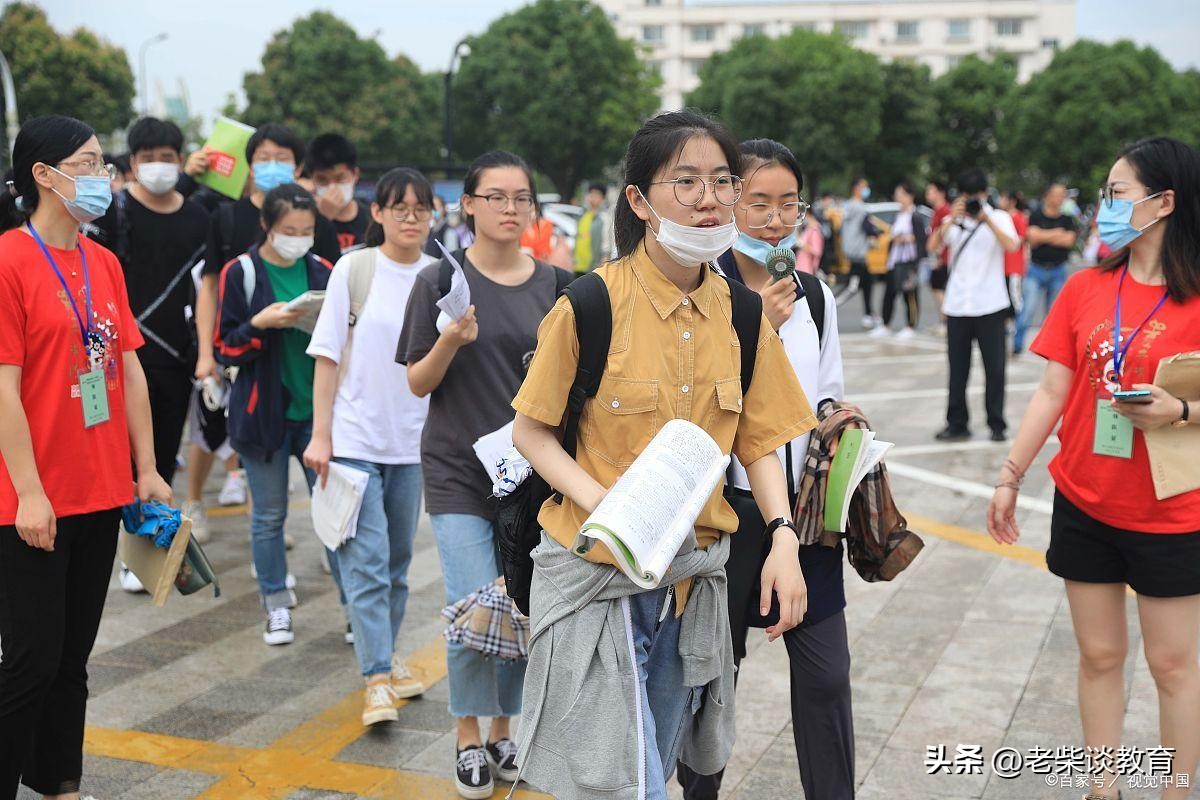 什么时候考研(23考研国家线将出！多所院校集中公布复试时间，这两点考生需注意)