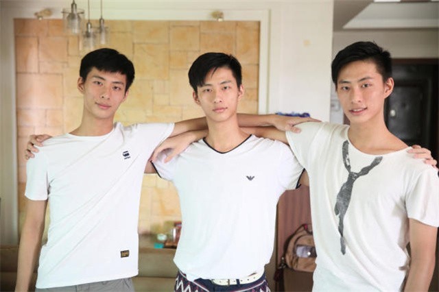不靠颜值靠实力的三胞胎兄弟，原来学舞蹈，现在成了军营男子汉