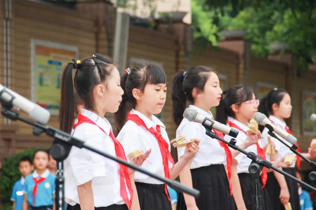 逐梦前行，做新时代好少年｜成都市双流区九江小学举行升旗仪式