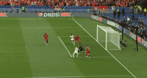 2017欧冠决赛皇马对利物浦（1-0利物浦！皇马14次问鼎欧冠 射门4-24再造经典 本泽马进球被吹）