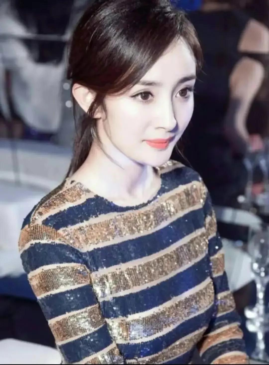 杨幂惊艳写真集1