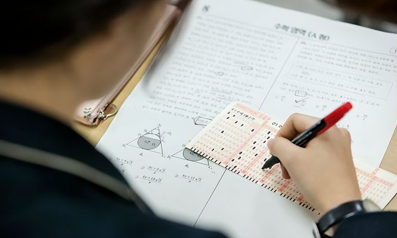 985学霸说出真相，模拟考和高考成绩能差多少？别再傻傻计算了