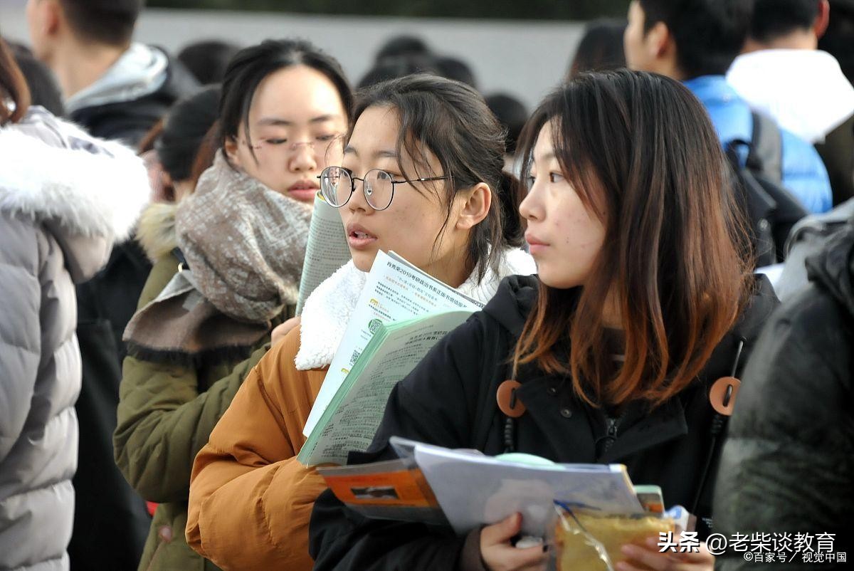 什么时候考研(23考研国家线将出！多所院校集中公布复试时间，这两点考生需注意)