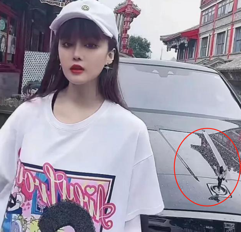 同是赵本山的种，把前妻女儿和后妻女儿一对比，差距一目了然