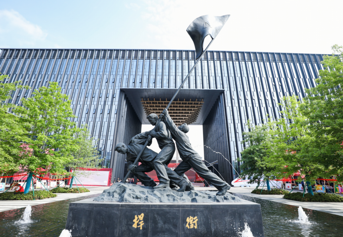 由方太文化凝聚出的“科技自信”，承载了中国厨电集成化的未来