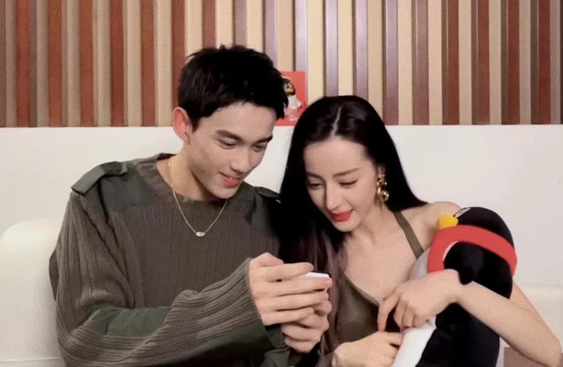 吴磊 x 迪丽热巴 | 陷进去了