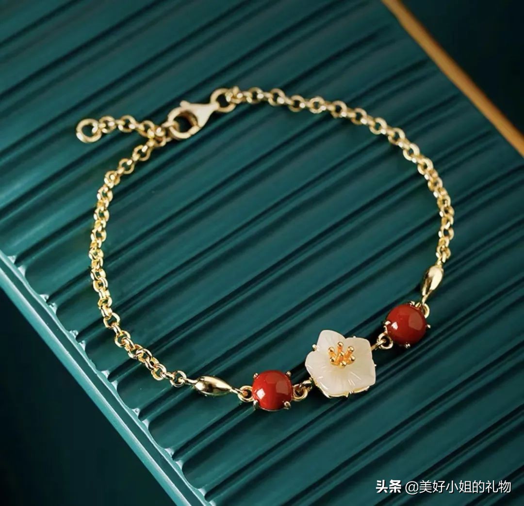 母亲节礼物系列I 细数我私藏的宝藏首饰，千元不到让妈妈闪耀起来