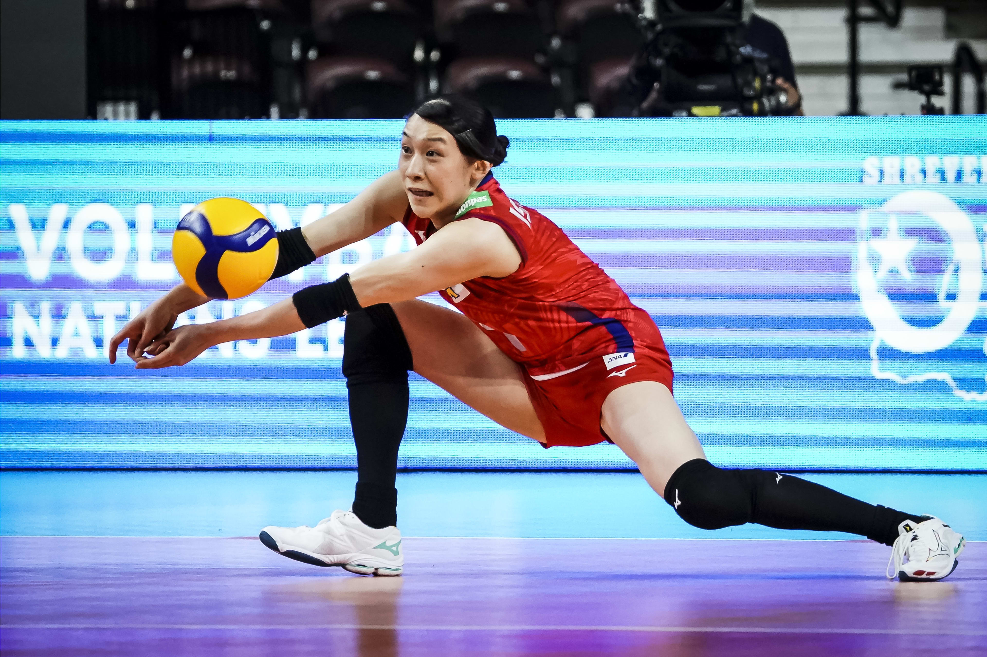 日本国家女子排球队的队员名单（日本女排变阵！第二周名单2人次轮换，混血主攻和主力副攻被淘汰）