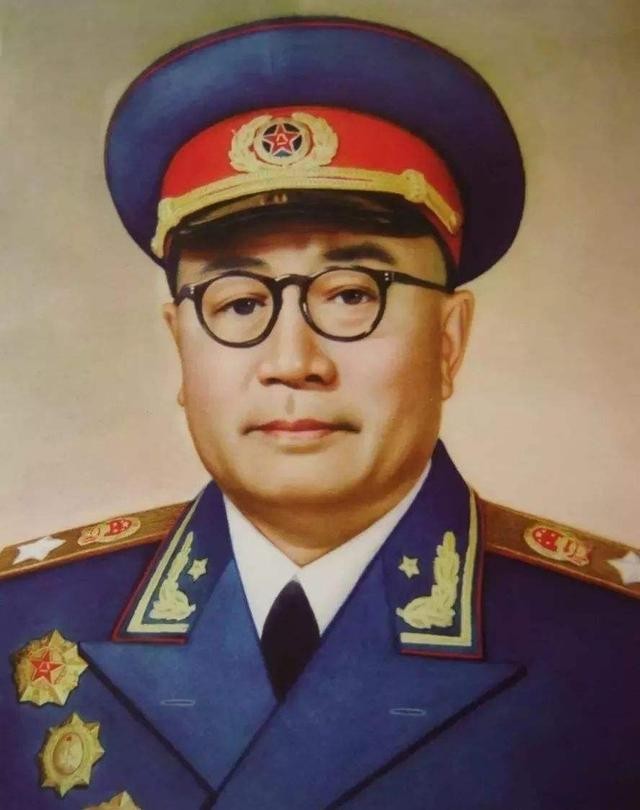 但是在战功上,与赫赫有名的林,徐两位元帅相比,无疑是有过之而无不及