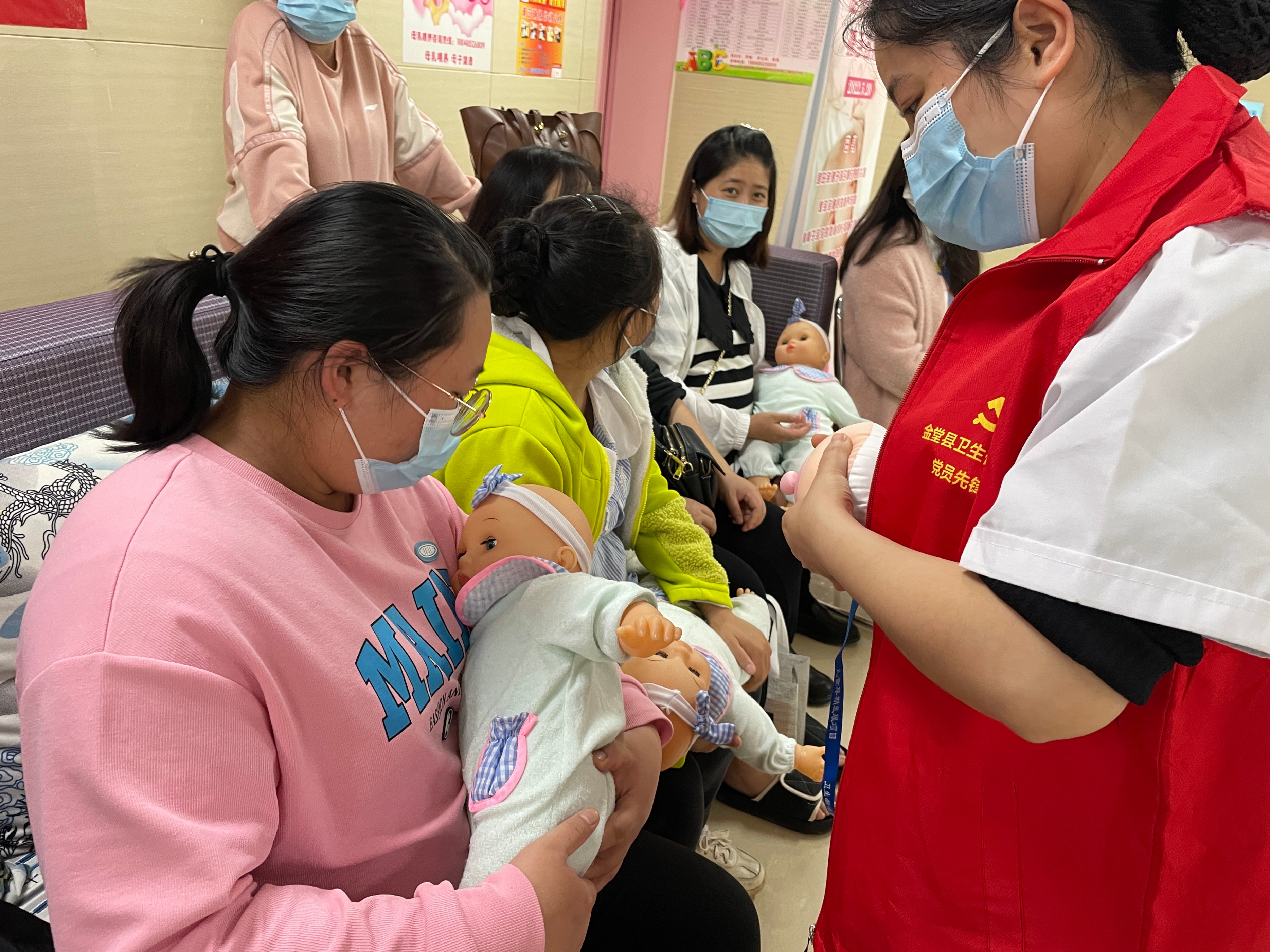 华西金堂医院+营养先行促母乳喂养，天使携手孕妈向未来