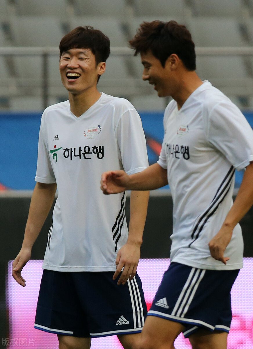 2002世界杯比赛结果表全部（2002年世界杯回顾：中国男足出道即巅峰，韩国进四强成就足球耻辱）