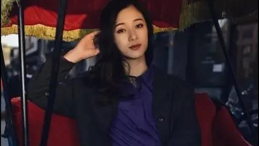 栾蕾英复古影片，含蓄充满平静的生活气息