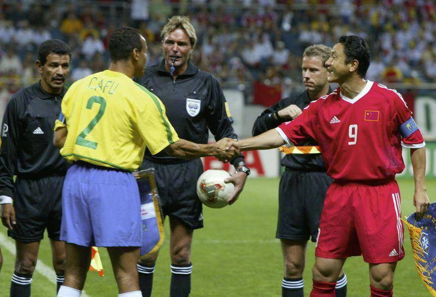 21年前今天国足世界杯PK巴西男足，虽败犹荣！这些瞬间你还记得吗