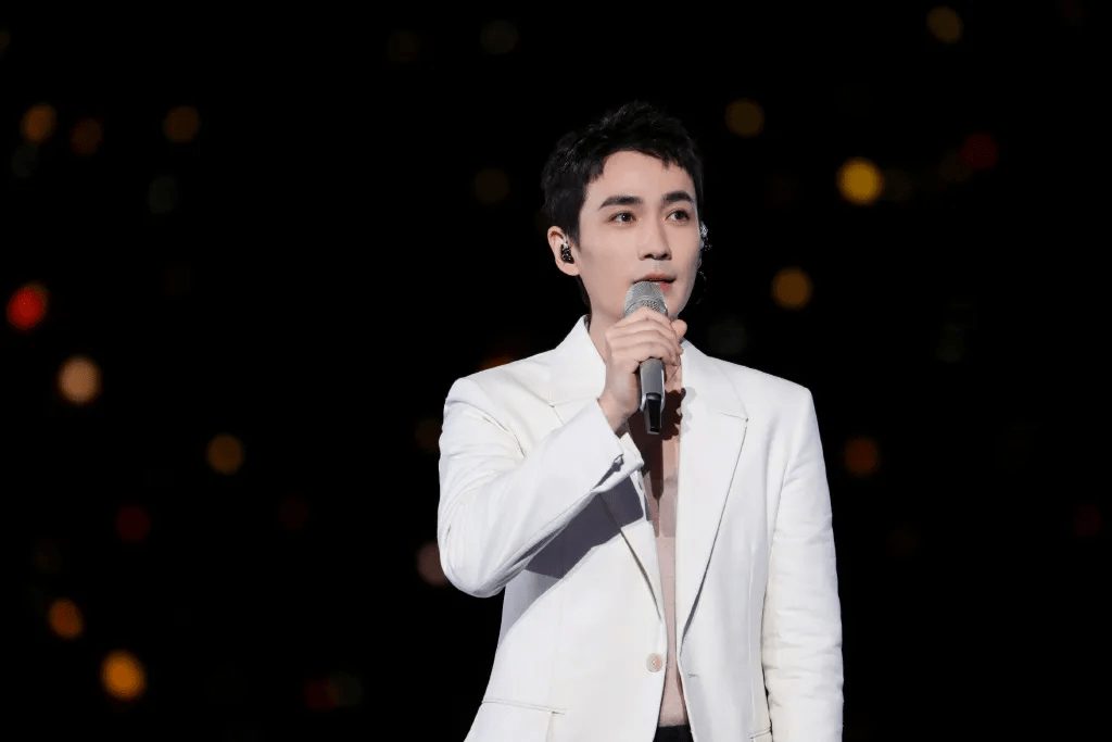 何超莲作妖害惨窦骁？章子怡提携朱一龙？许魏洲拿祭天剧本？