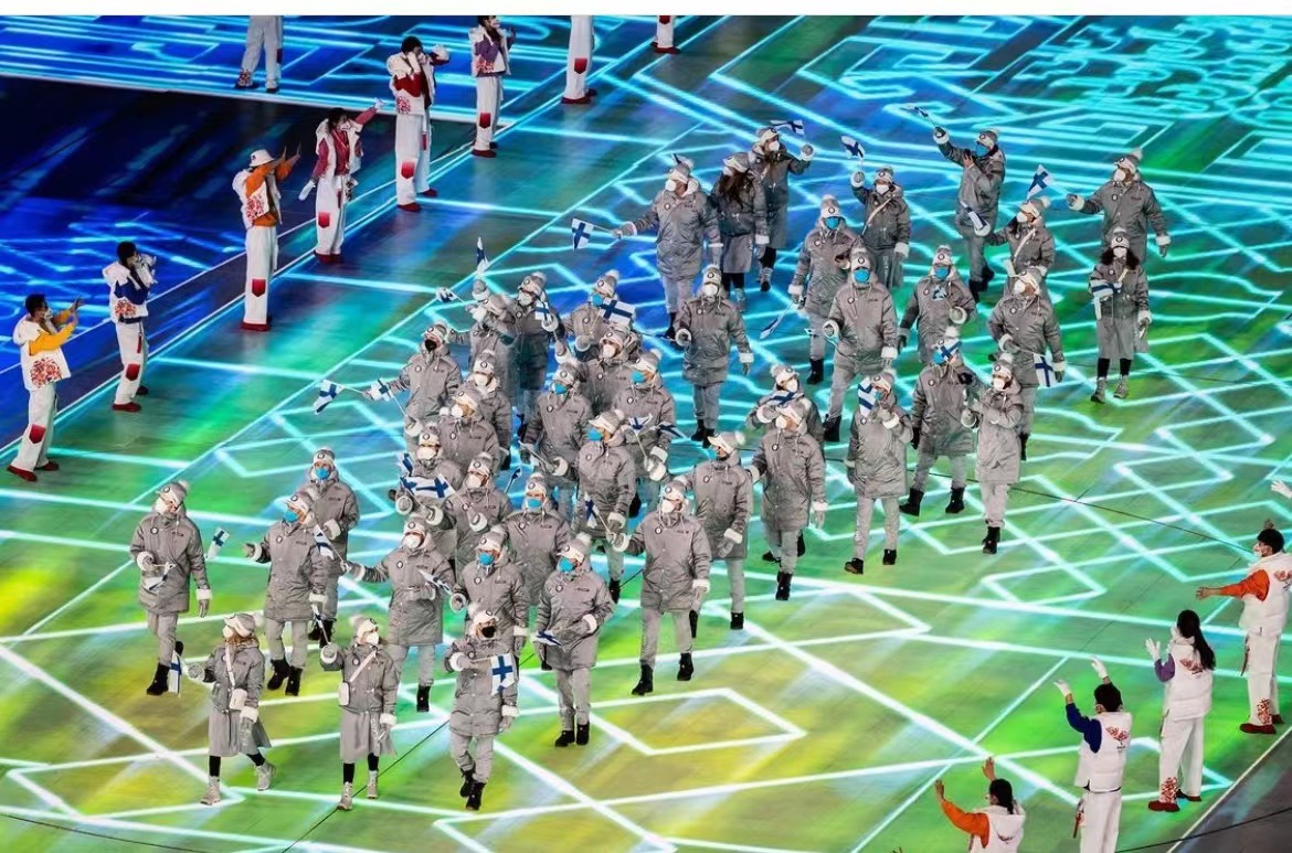 冬奥成羽绒博览会？意大利穿阿玛尼加拿大人气高，中国队大衣独特