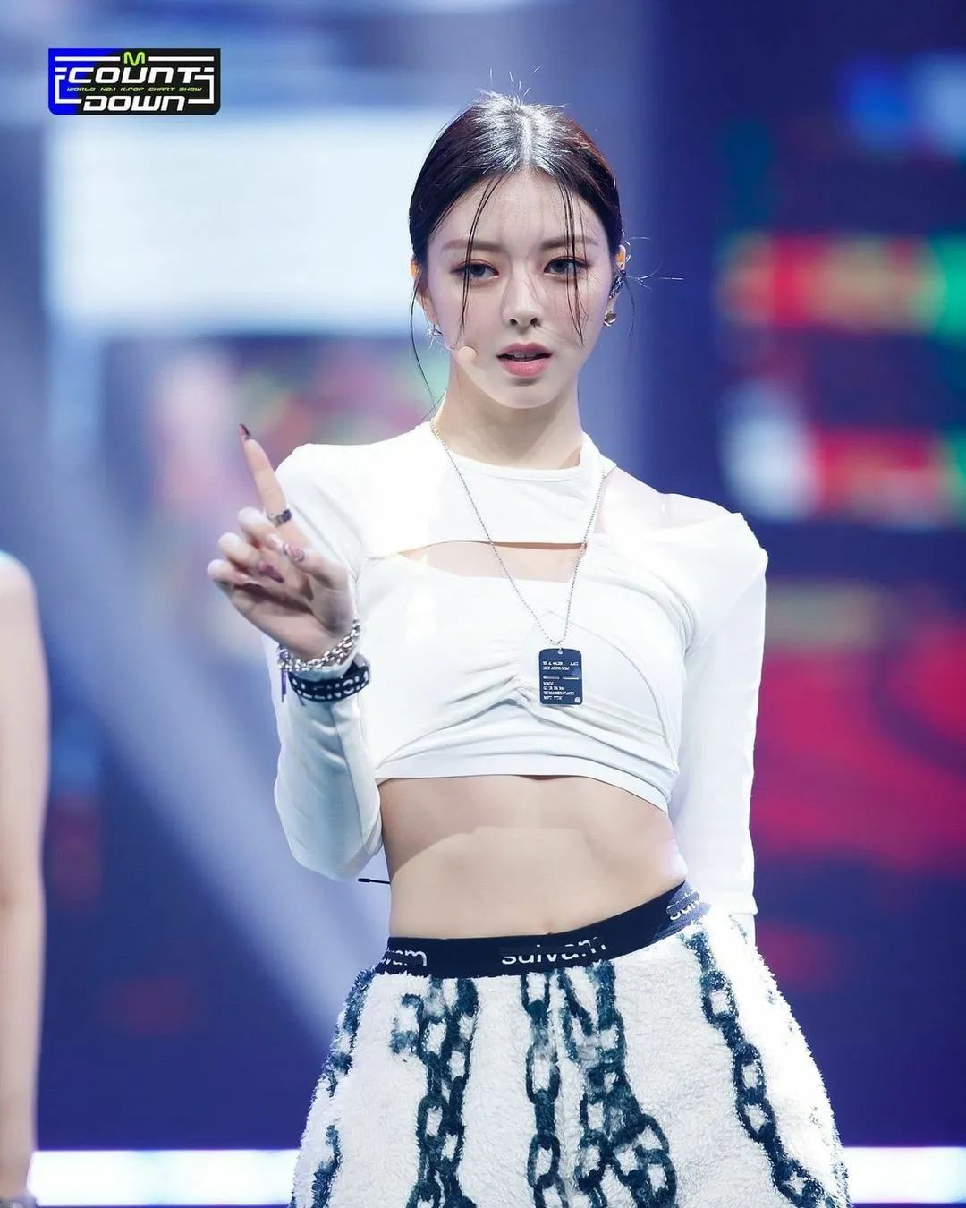 可爱又迷人!醉人氛围的红毯女神申有娜