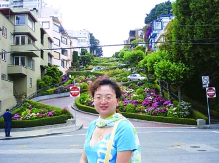 周婷婷：首位少年聋人女大学生，获得许多荣誉后，却定居美国