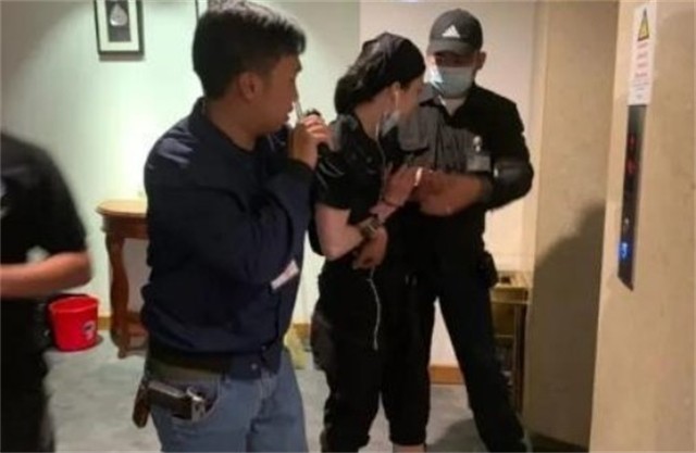 2020年，22岁海归男杀害高知父母，被捕时面带微笑