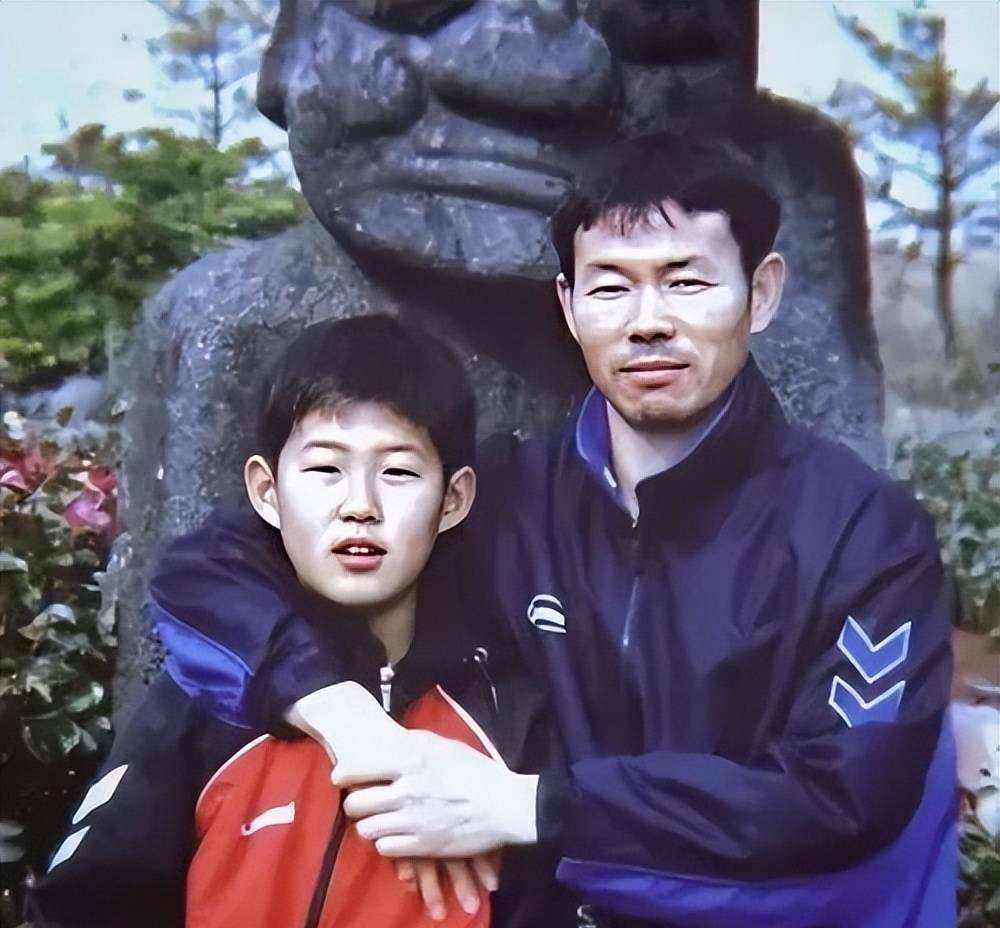 孫興慜年薪多少歐元（韓國球星孫興慜的壓抑情史：偷談兩女友速散，父令其婚前少碰女人）