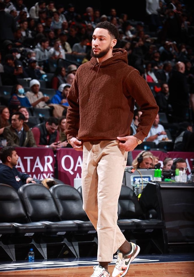 nba球員哪些腰椎間盤突出（西蒙斯，投籃罰球不突出，腰椎間盤突出！球迷：板凳坐久了）