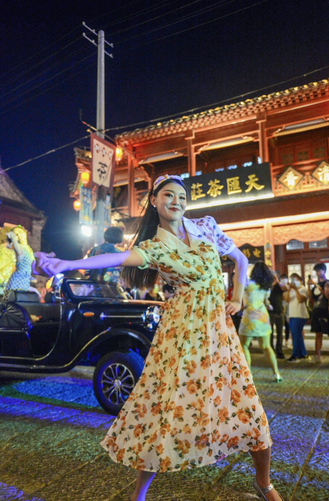 精彩瞬间丨夏日派对(港风大片、复古Disco、夏日派对…济南这一超燃超复古的好去处你知道吗？)