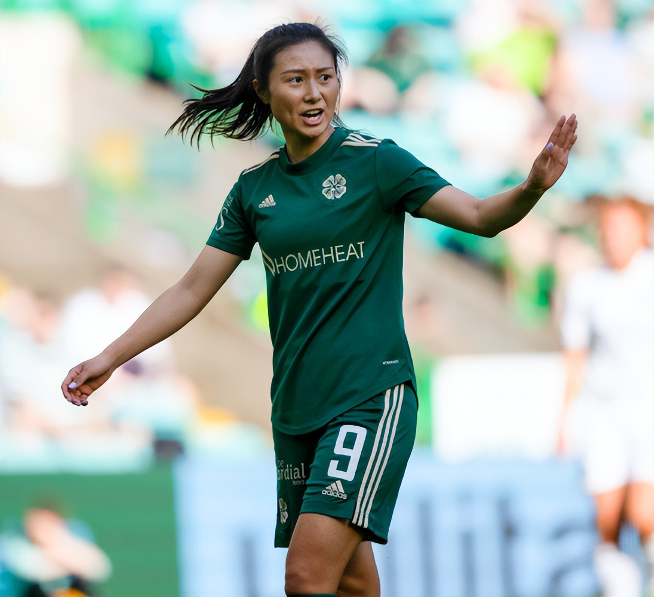 2-0!女足小将狂飙,沈梦雨圆月弯刀世界波,凯尔特人进四强