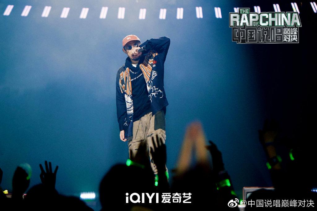 光靠照热搜做节目可不够，《中国说唱巅峰对决》用啥戳中观众心巴