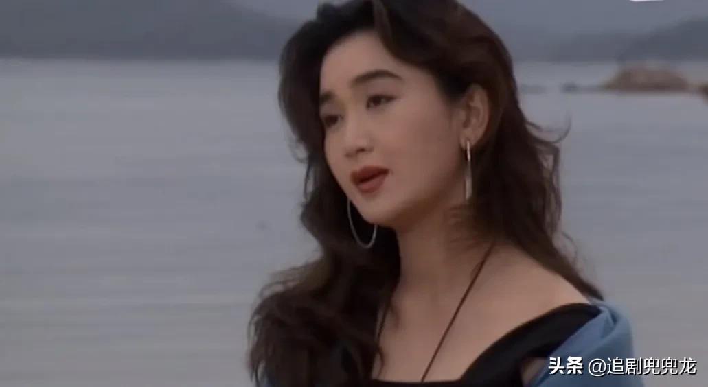 看了香港电视剧《火之玫瑰》，复仇女神海潮和乔立的命运只有江湖才能忘记。