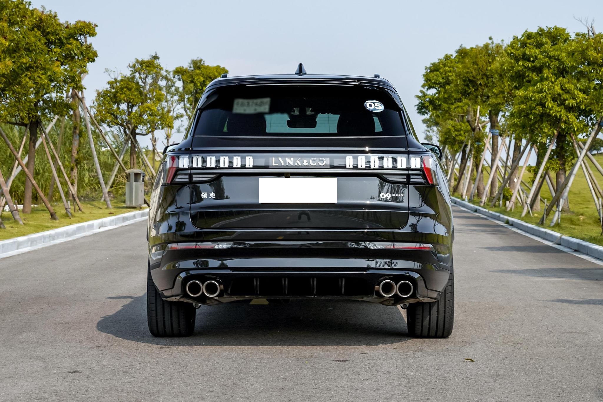 30万左右，我会选3台中大型SUV，254马力+全时四驱，实用还有面子