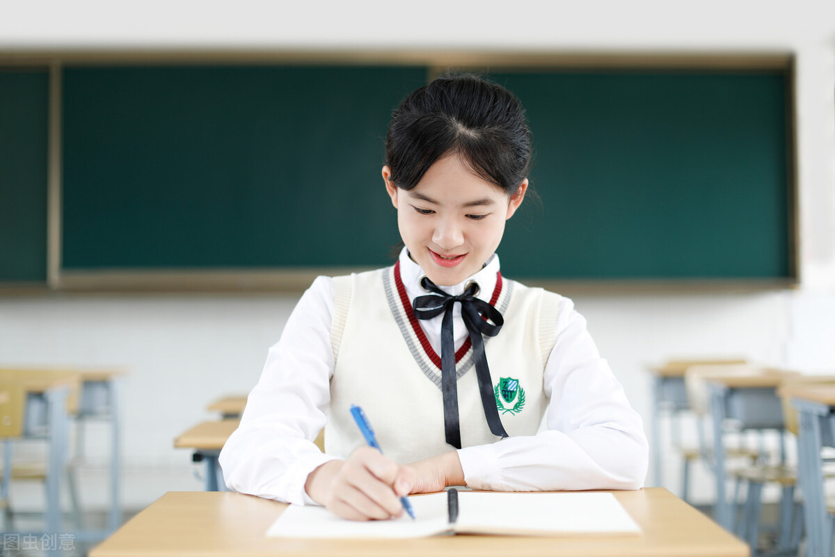同学毕业20年再聚首，一番感言击中心弦，久违的泪水瞬间湿了眼眶