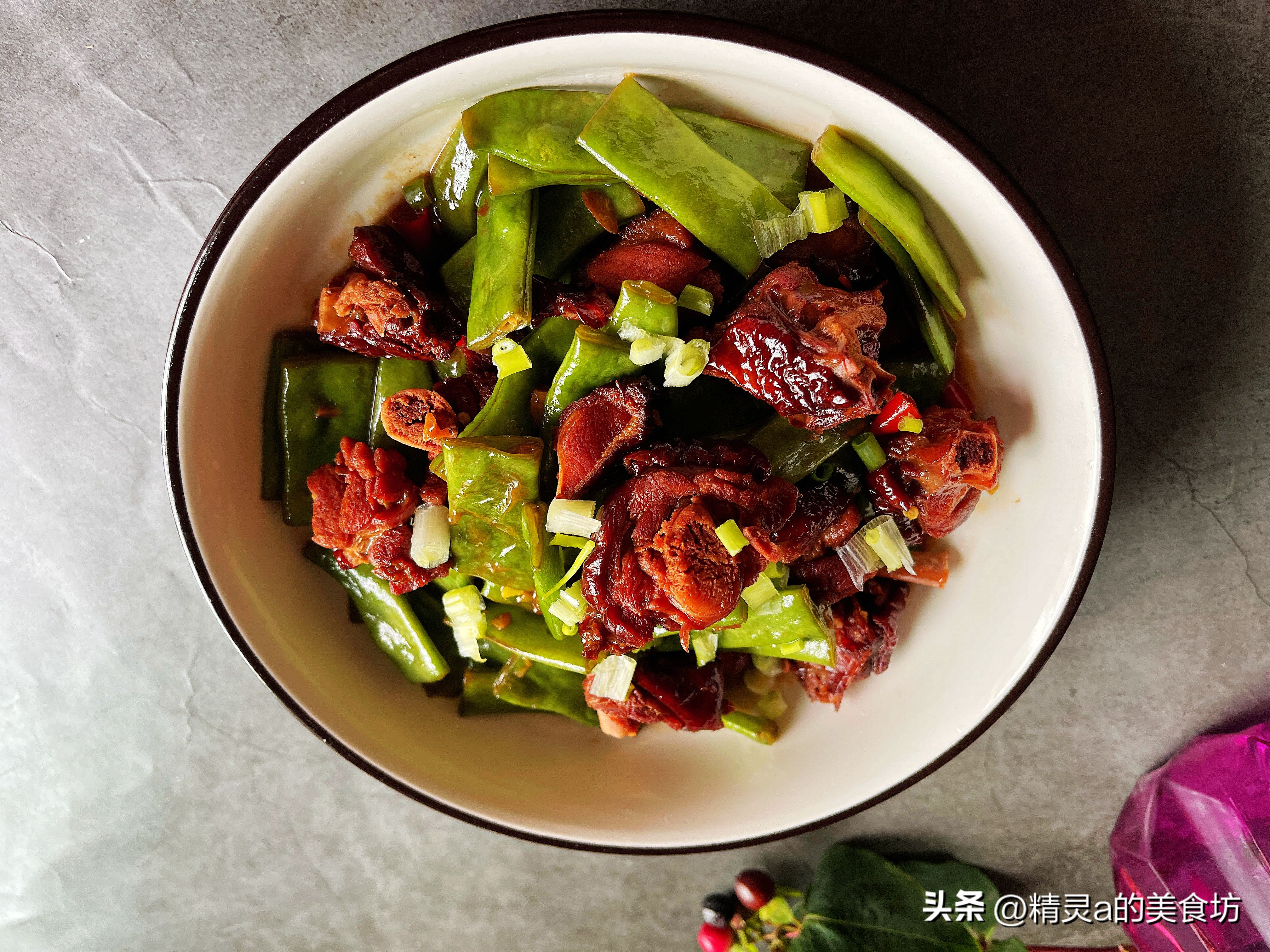 腊鸭腿怎么做好吃（腊鸭腿的最佳吃法美味又下饭）