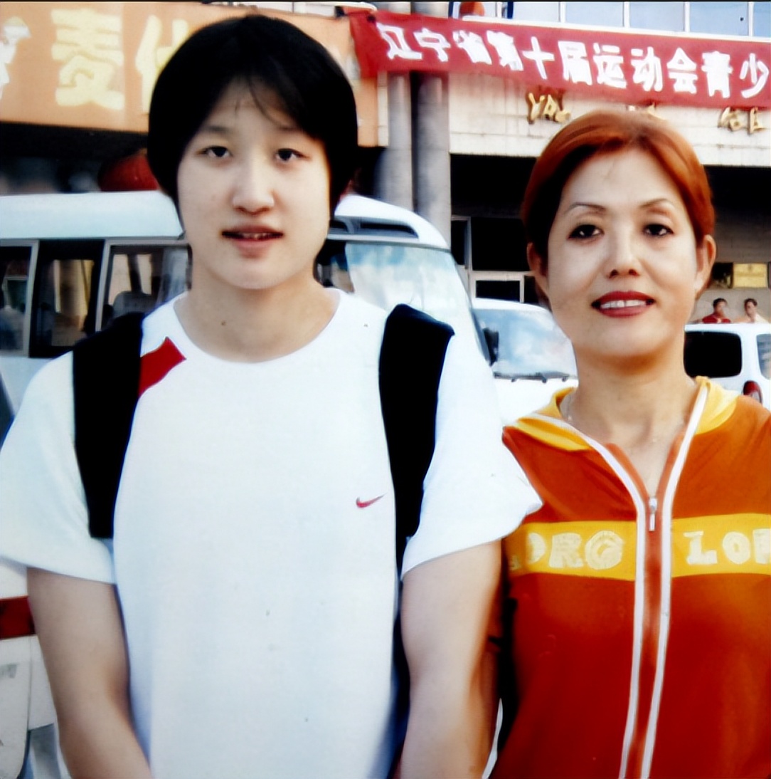 刘子歌15岁给了金炜(刘子歌:曾经蝶泳皇后,多年后嫁大23岁教练金炜