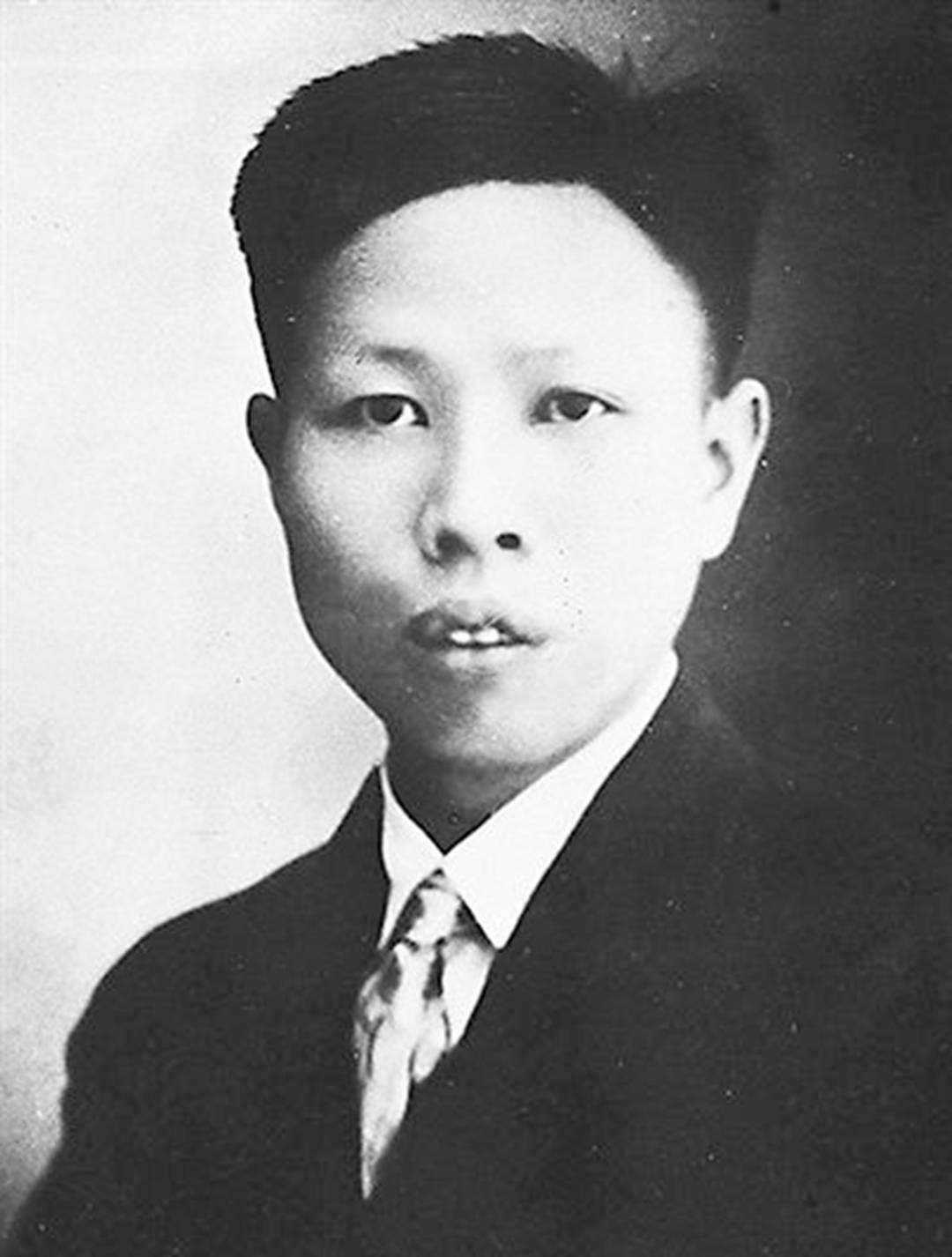 1952年，黄克诚大将的岳父被判处枪决，他为何选择“见死不救”？