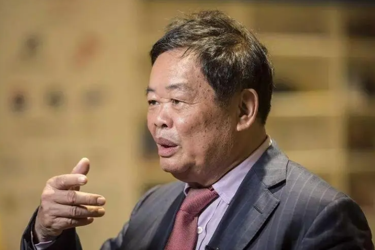 玻璃行业王者曹德旺（曹德旺坦言没有借助哥哥的任何资源）