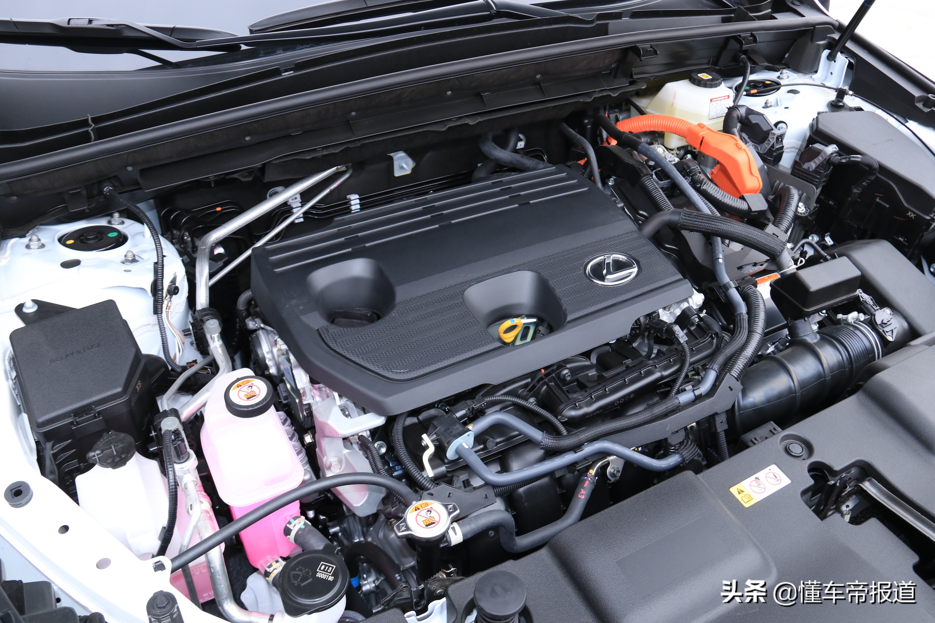 新车｜比奔驰柔顺，底盘质感不输奥迪！雷克萨斯NX 350h你得这么玩