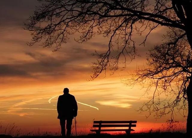 一个人真正的孤独,不是孤苦伶仃,而是这3种样子_晶羽科技