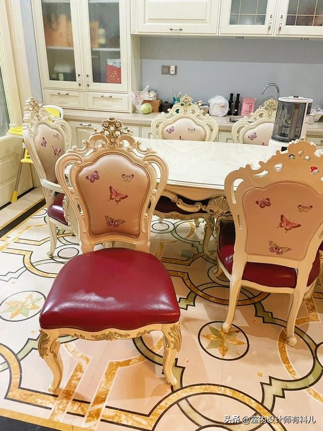 他家四层大别墅，500万豪华装修，客厅摆床、冰箱贴膜，处处踩坑