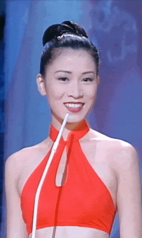 佘诗曼25年后再戴港姐桂冠 阿佘靓丽不减当年