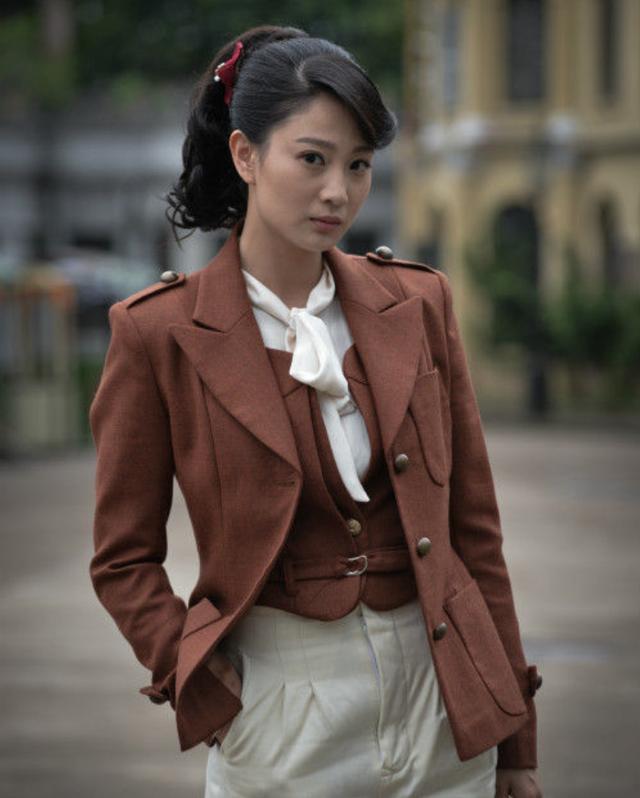 侯梦莎因军旅剧走红,搭档吴京爆火,嫁给演员丈夫毛毅幸福美满?