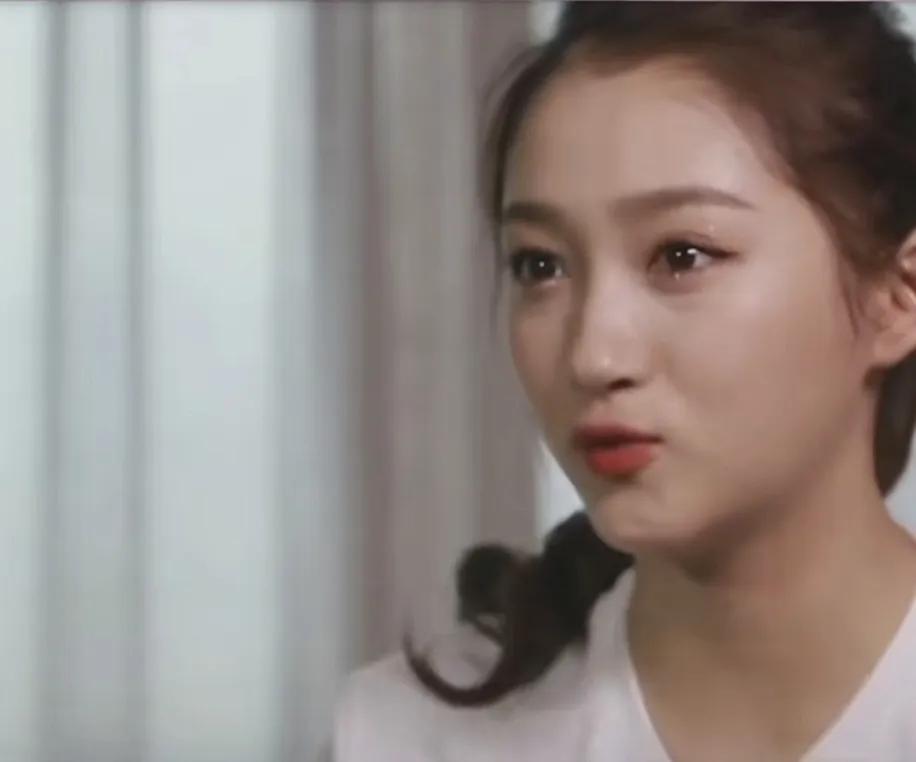 北京小妞关晓彤很地道的北京人