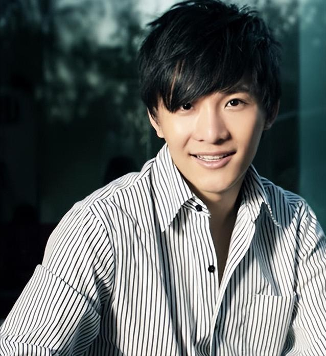 世界杯主持人事件(央视主持人边策:和母亲通话1小时