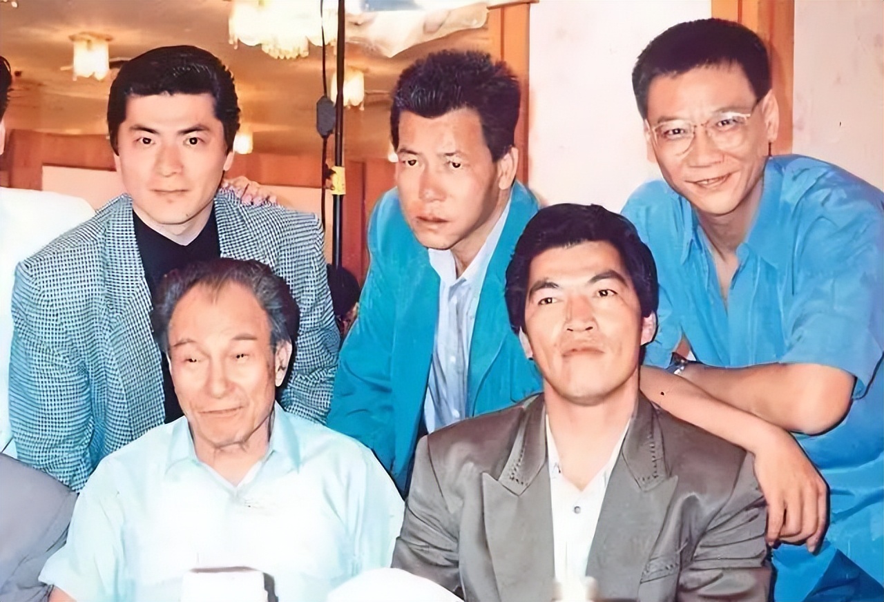 何家驹：3天输掉2000万，一生无儿无女，去世后存款只有几百块