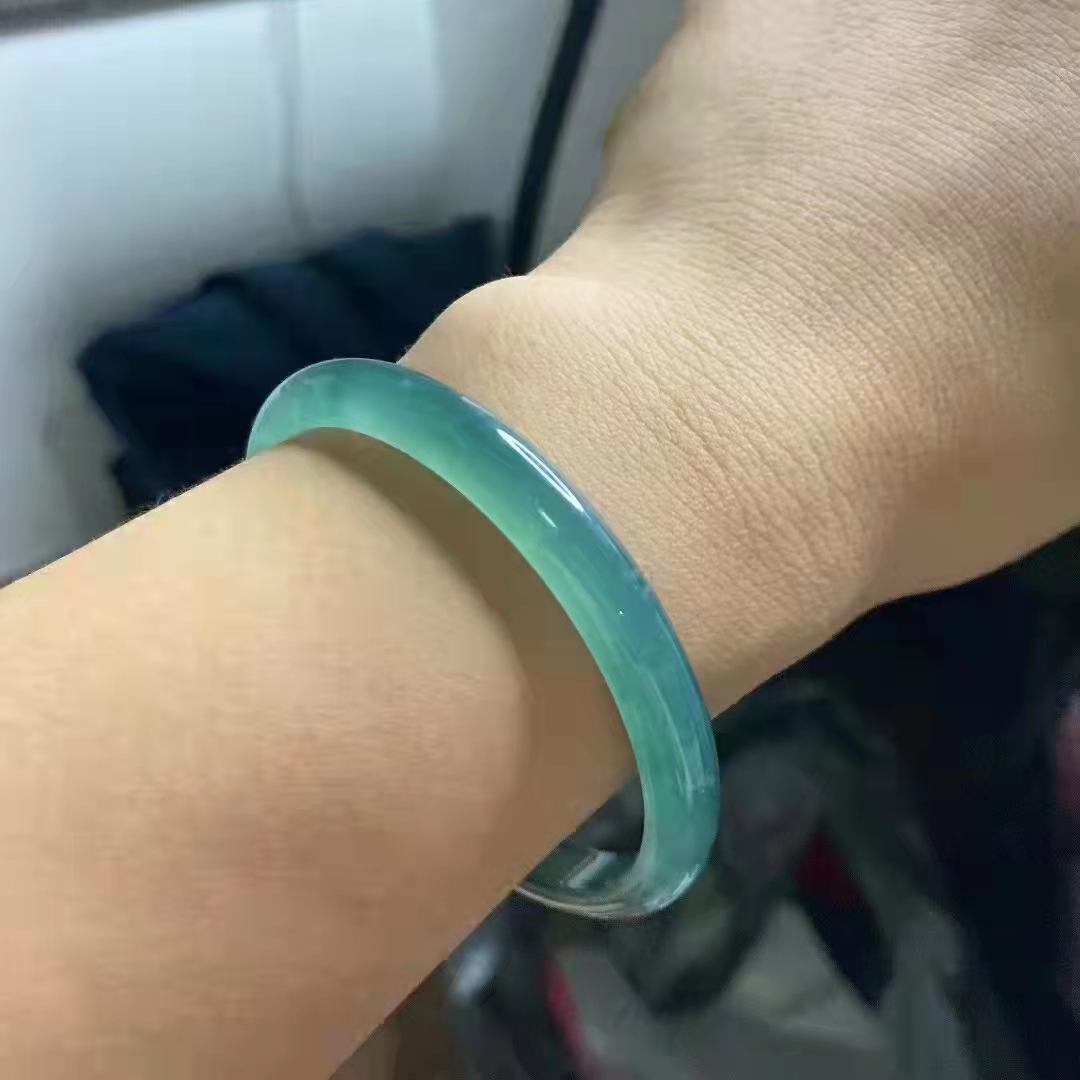 中国有翡翠原石产地吗知乎(危地马拉翡翠走红市场，甚至还能出A货证书，翡翠产地你知多少？)