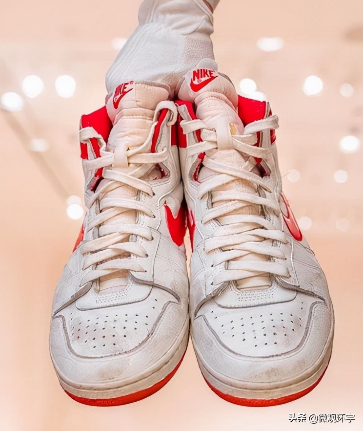 一双运动鞋的价钱是176元（比房子还贵的10双运动鞋，你见过几双？）