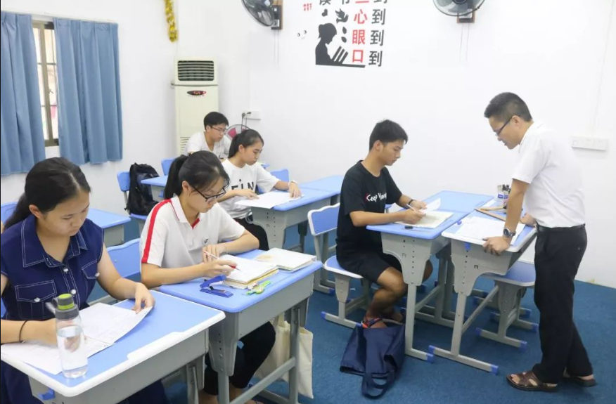 高考后才知道，高中生“补课”和“不补课”，差别一目了然