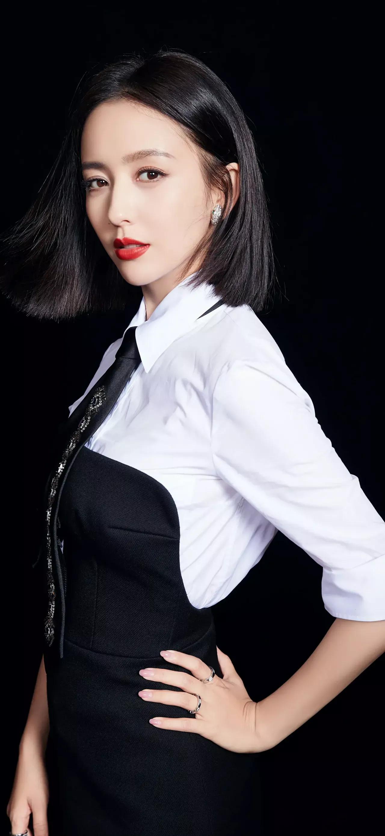 佟丽娅：气质优雅，温婉大方，甜美可人